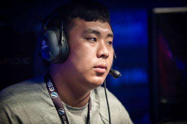DOTA2：二冰爆料被EH长桌会议vote，八师傅：怪我，中单也换了