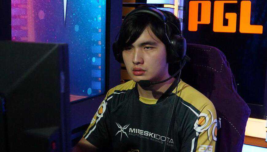 Dota2：三冰因发表种族歧视言论 直播间被举报封禁