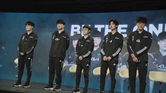 LOL：DK公布2022赛季阵容大名单，冠军中野留队，上下辅三人全换